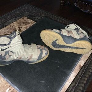 Nike Kids Camo Strap Sneakers 3Y